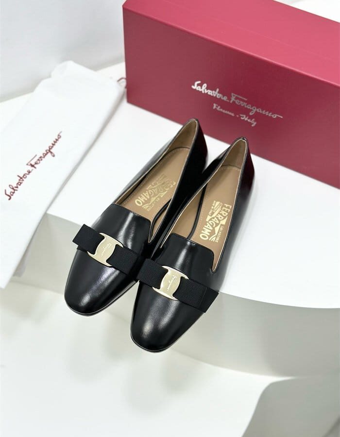 FERRAGAMO 페레가모 여성용 로퍼 F64221-2 2024/신상