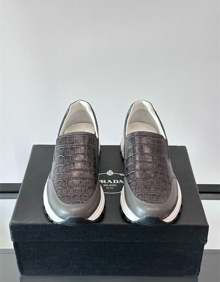 PRADA 프라다 남성용 로퍼 P44532-2 2024/신상 2COLOR