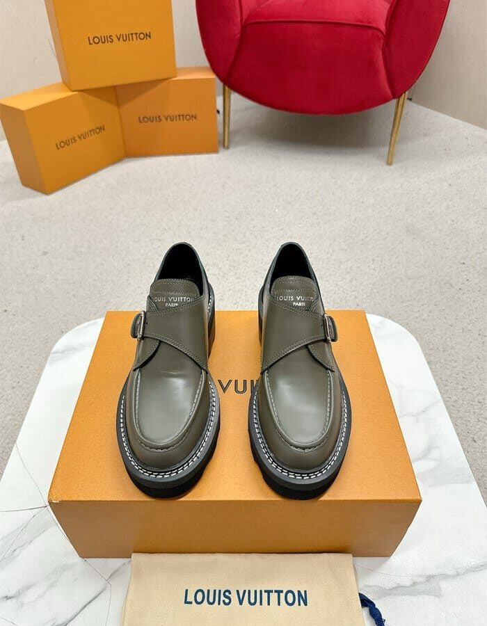 LOUIS VUITTON 루이비통 여성용 로퍼 L72237-1 2024/신상