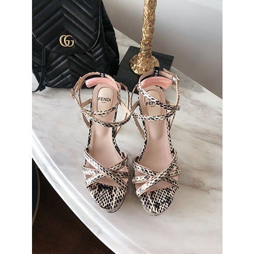 FENDI 펜디 샌들힐