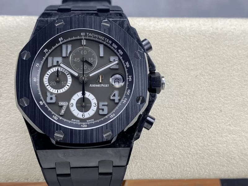 AUDEMARS PIGUET 오데마피게 로얄오크 화이트 오프셔 세라믹 42mm