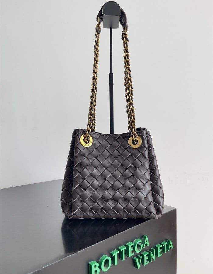 BOTTEGA VENETA 보테가베네타 패러슈트 스몰 크로스백 817175 2024/신상