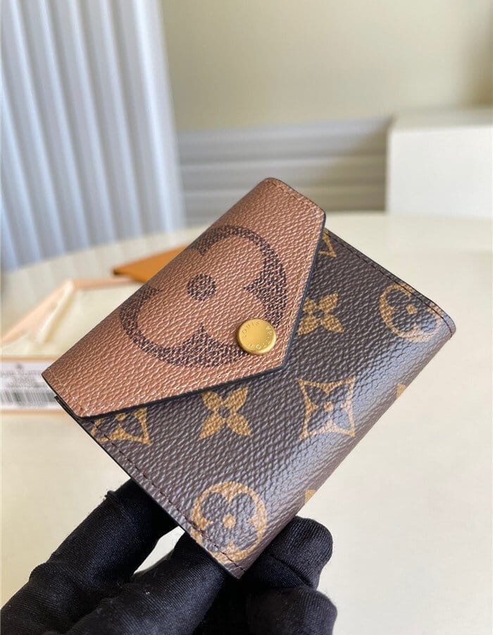 LOUIS VUITTON 루이비통 조에 월릿 M80725