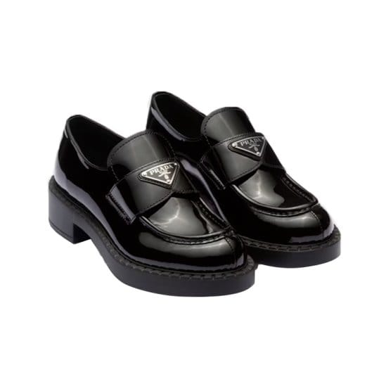 PRADA 프라다 초콜렛 트라이앵글 로고 브러쉬드 로퍼 블랙 1D246M