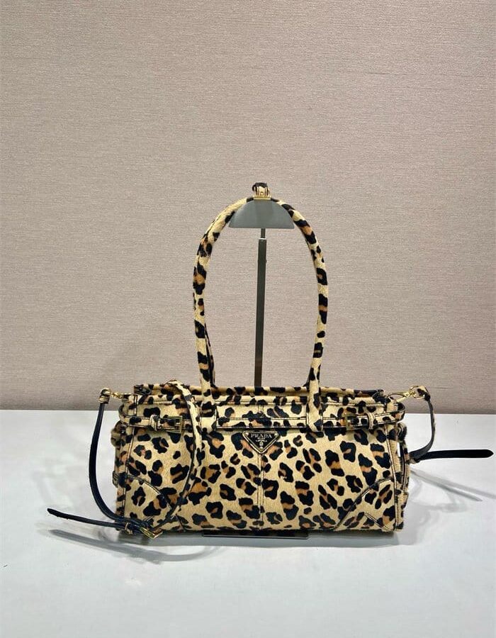 PRADA 프라다 시그니처 미디엄 숄더백 1BA426