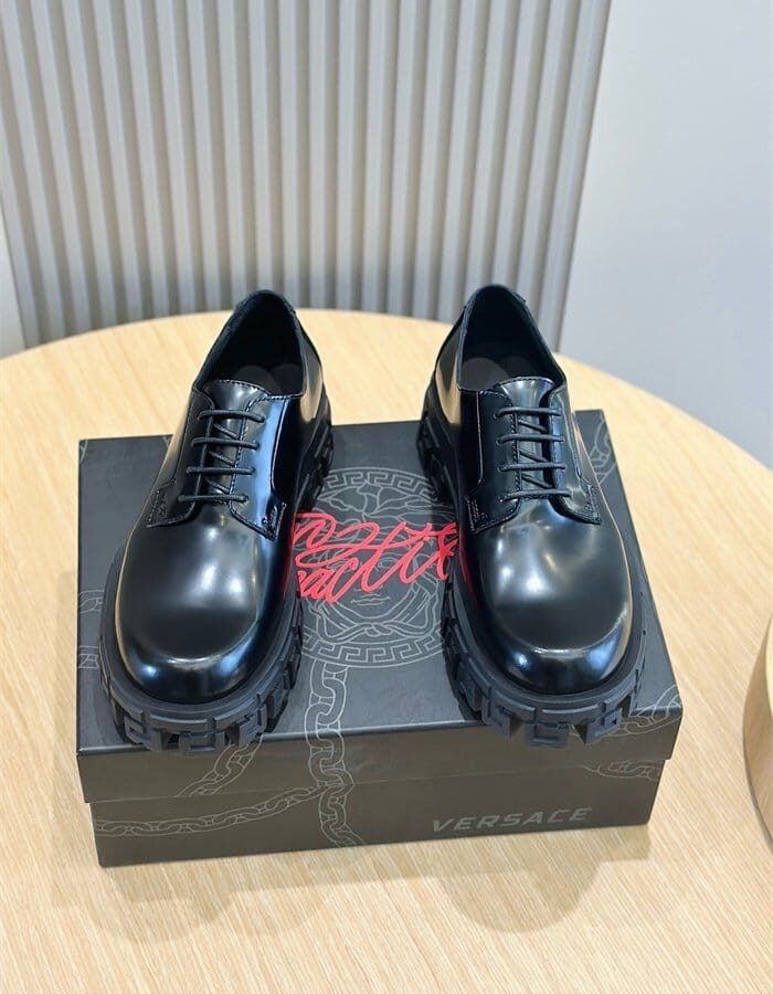 VERSACE 베르사체 남성용 로퍼 V85329-2 2024/신상