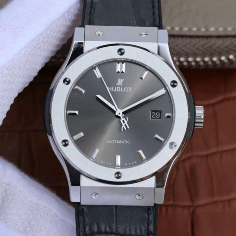 HUBLOT 위블로 클래식퓨전 티타늄 레이싱그레이다이얼 542.NX.7071.LR