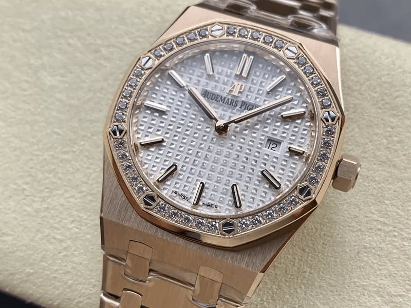 AUDEMARS PIGUET 오데마피게 로얄오크 흰판 금통 다이아 베젤 33mm 67651