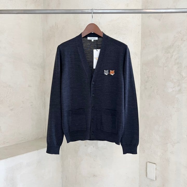 MAISON KITSUNE 메종키츠네 레플리카 더블 폭스헤드 패치 레귤러 V넥 가디건